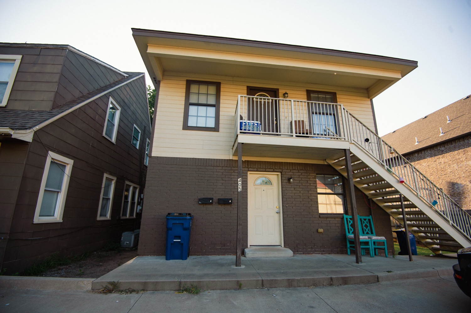 405 South Blakeley Street - B