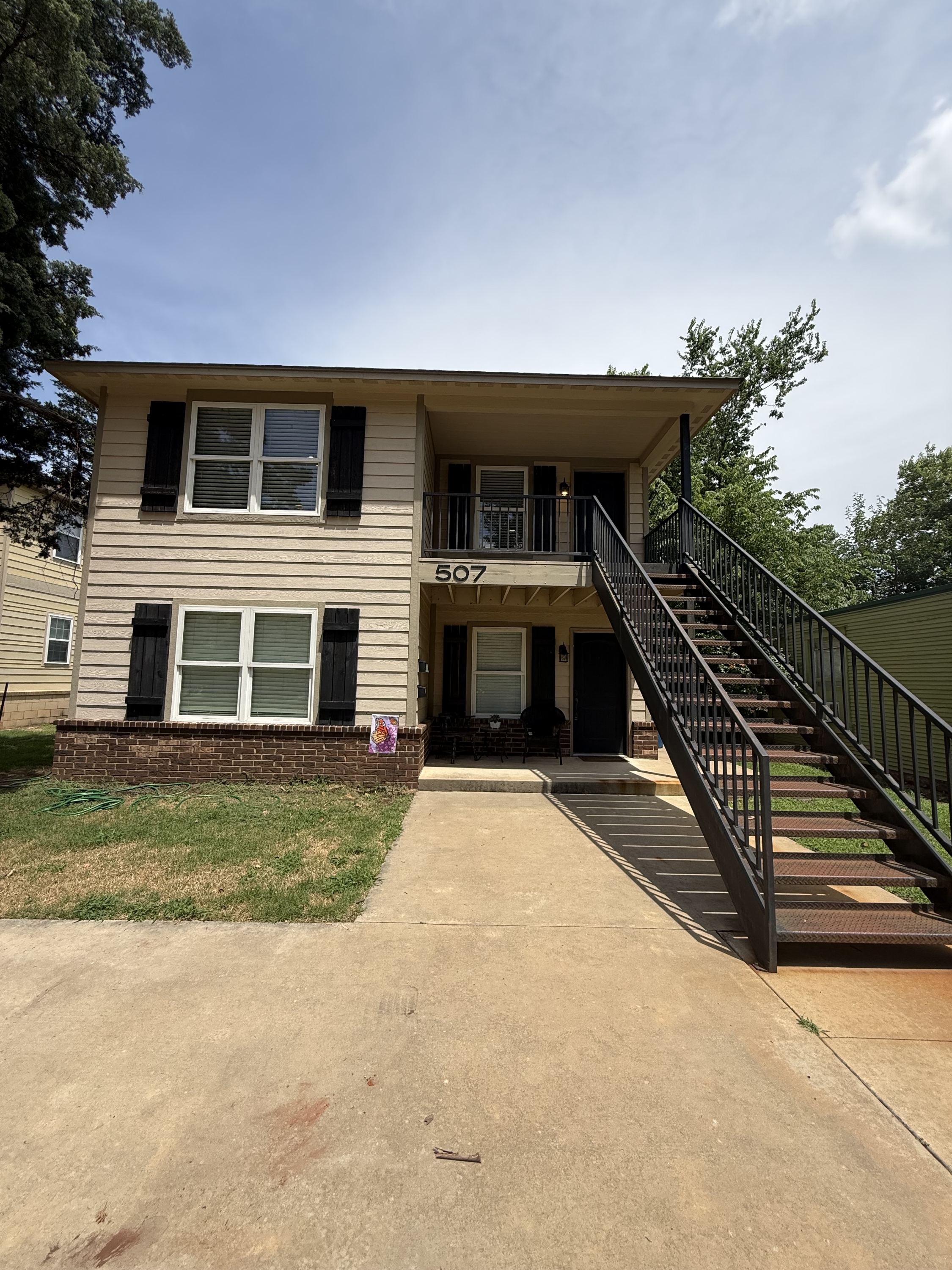 507 South West Street - B